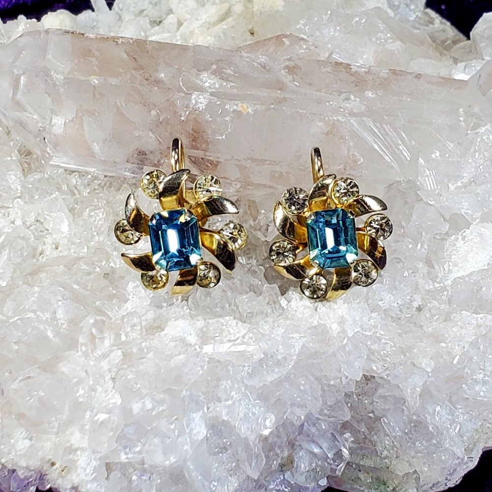 VINTAGE Faux Blue Topaz and Clear Rhinestone Screw Back Earrings by Coro